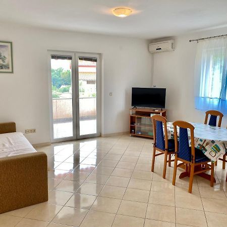 Apartments Malinska - apartment 4 Bagian luar foto